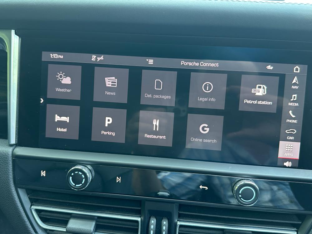 Used Porsche Macan RO22EWX 37