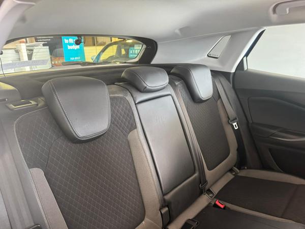 Used Vauxhall Grandland X LL69VEA 23