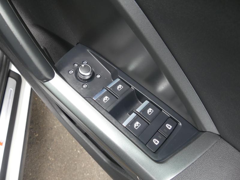 Audi Q3 Photo 5fb6bf8f-85de-4d0a-925d-847f1beb0f60.jpg