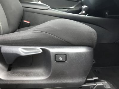 Toyota C-HR Photo 21