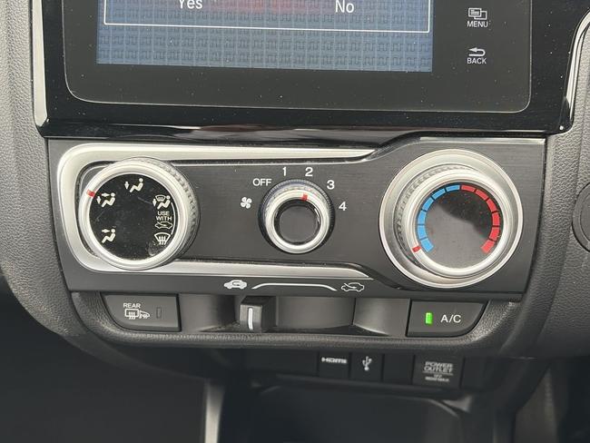 Honda Jazz Photo 5fb8d068-a451-4c2b-ba99-99e0e5468ac2.jpg