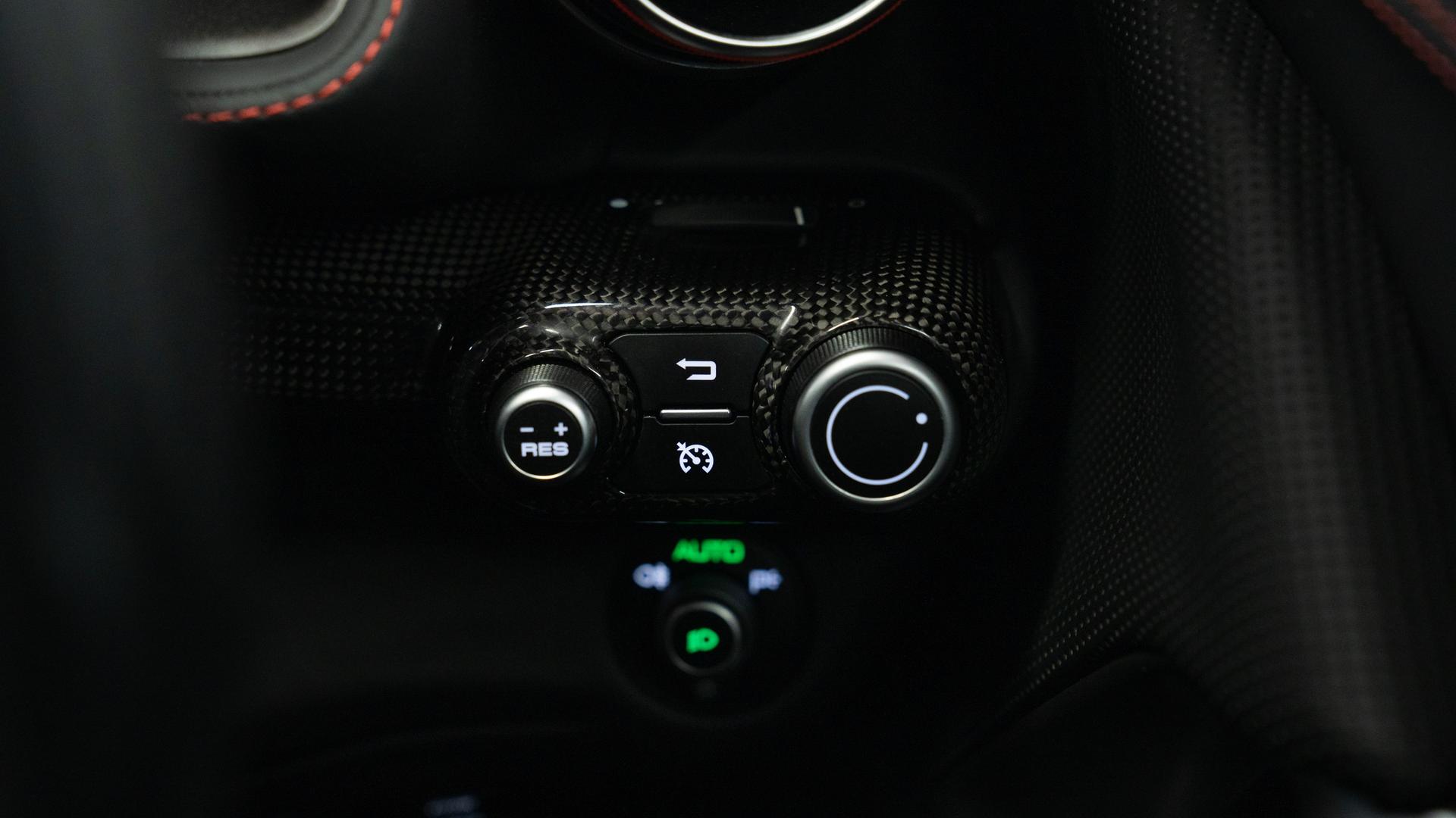 Ferrari 812 Superfast Photo 5fbb1519-4904-46a4-add5-12da0ad84f75.jpg