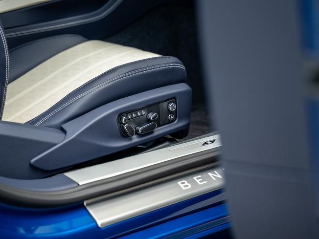 BENTLEY Continental GT  Photo 32