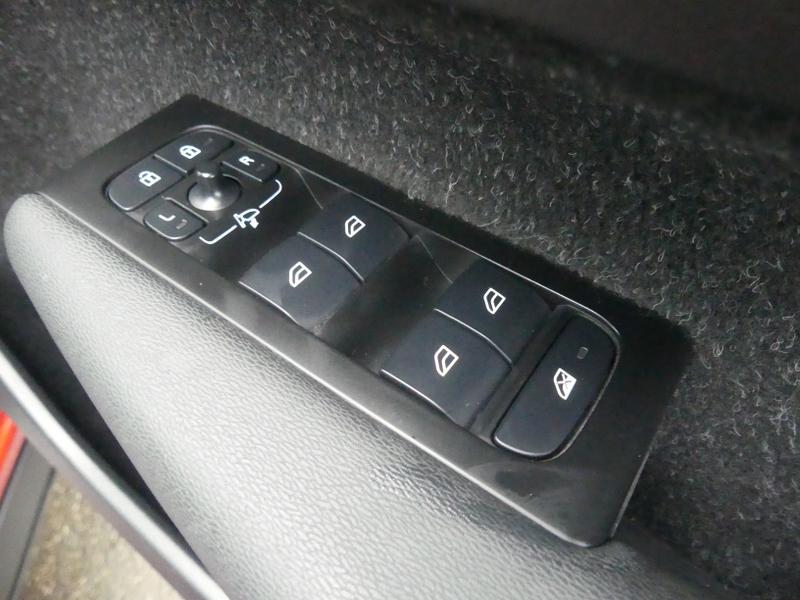 Volvo XC40 Photo 5fcdab42-c696-4532-aaf0-4142b21c8cb3.jpg