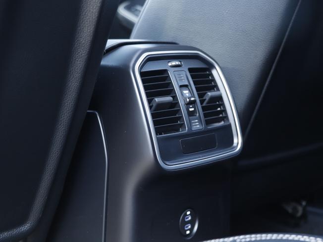 PORSCHE Macan Photo 42