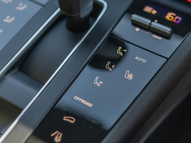 PORSCHE Macan Photo 23