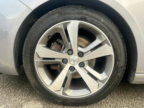 Peugeot 308 SW Photo 600259f9-019a-421d-8cd8-452c50ed36bd.jpeg