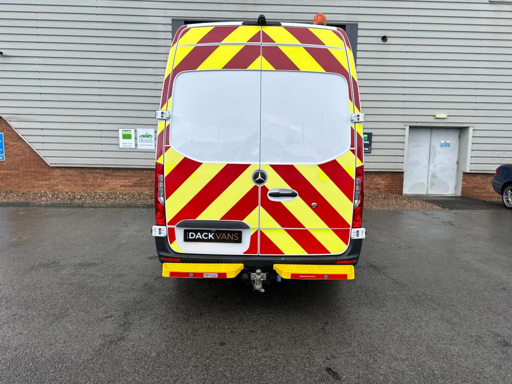 Mercedes-Benz Sprinter Photo 6003e1cd-4b73-4e94-9e1c-88b027279a91.jpg