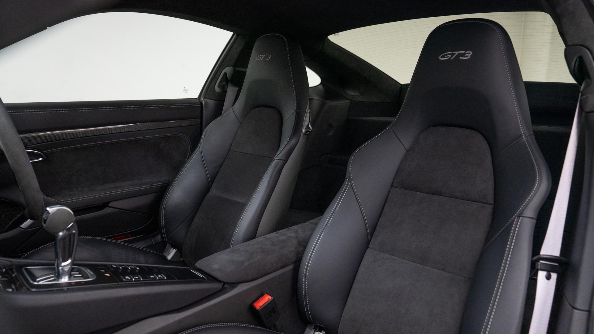 Porsche 911 Photo 600dc62d-710e-4117-9085-e9c66285cfb9.jpg