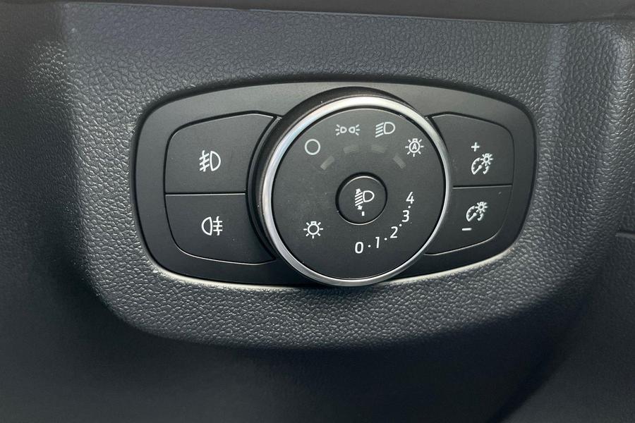 Ford TRANSIT COURIER Photo 6015062d-04d3-47e2-bd1c-ba3500e264ab.jpg