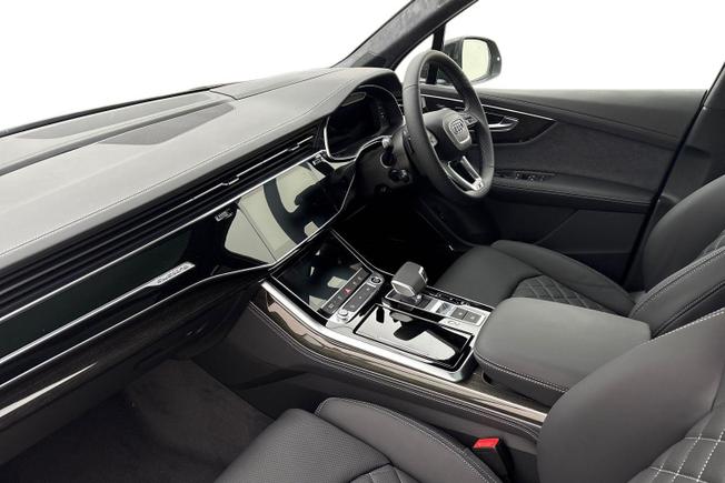 AUDI  Q7 Photo 2