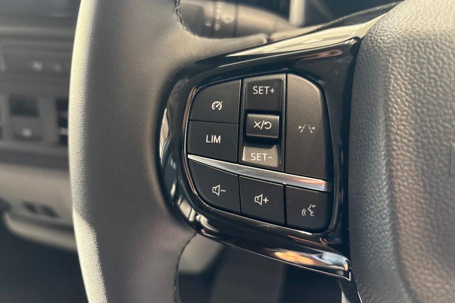 Used Ford TRANSIT CUSTOM CUSTOMPHEV03 29