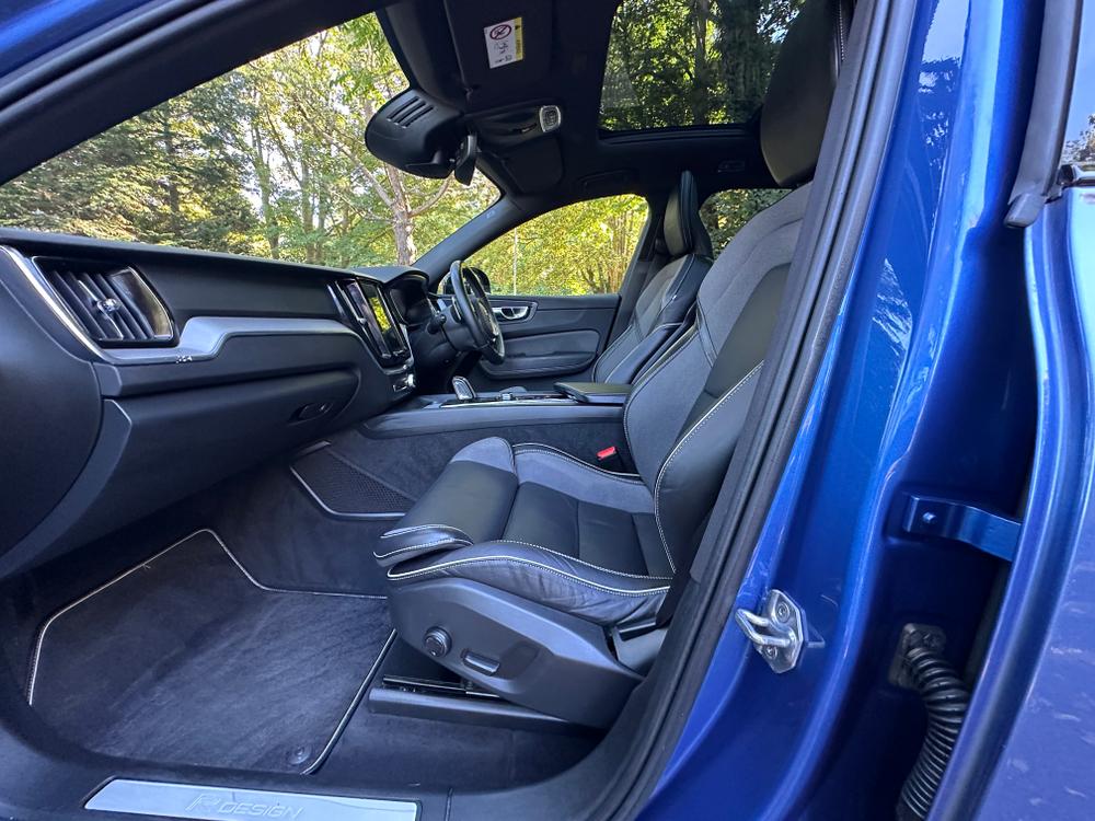 Used Volvo XC60 YN19JSO 20