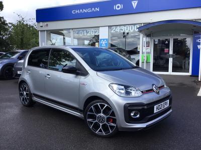 Volkswagen up! Photo 1