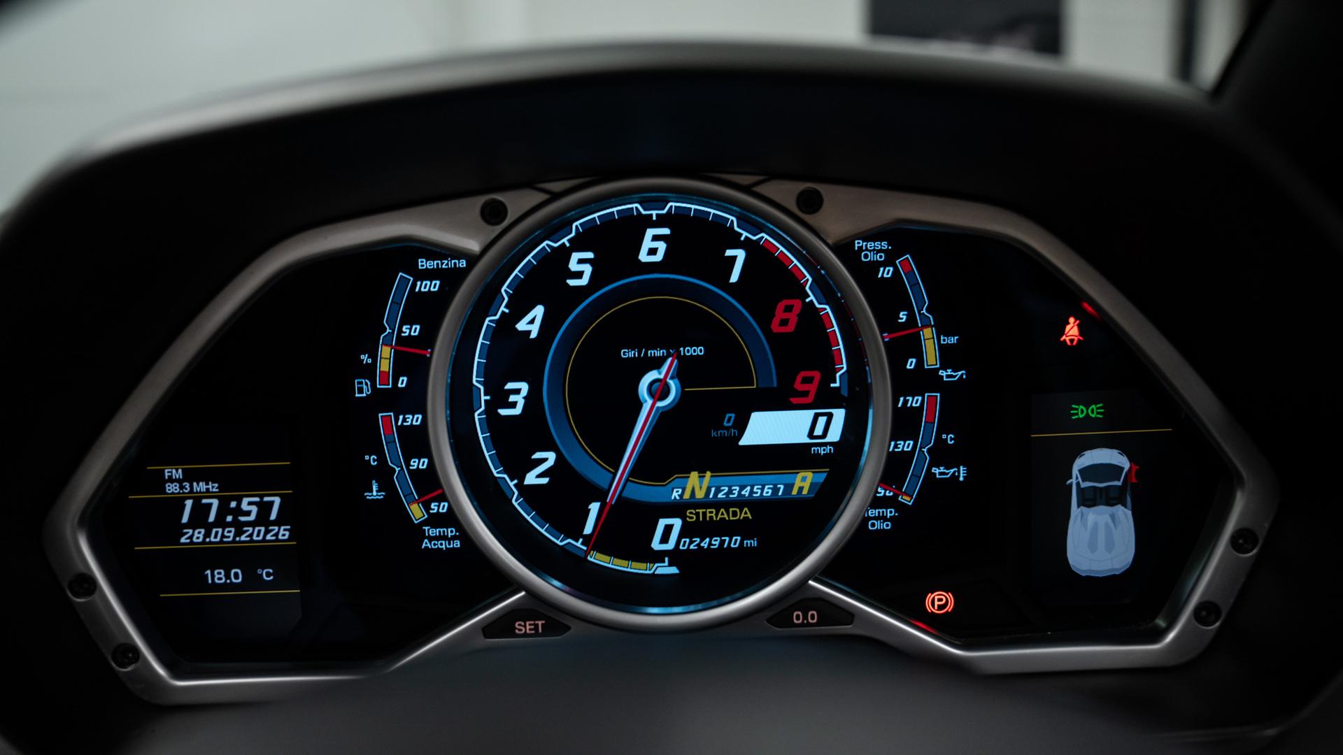 LAMBORGHINI Aventador Photo 607bba8c-8ca1-425d-a06c-1425366e1b6e.jpg