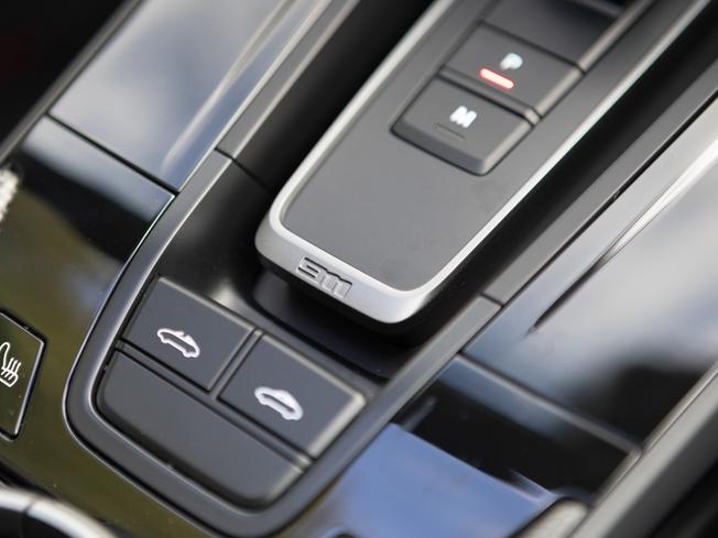 PORSCHE 911 Photo 27