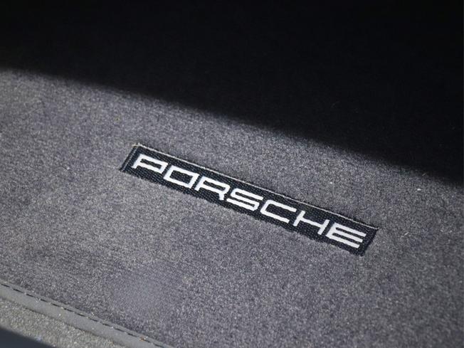 PORSCHE 718 Cayman Photo 39