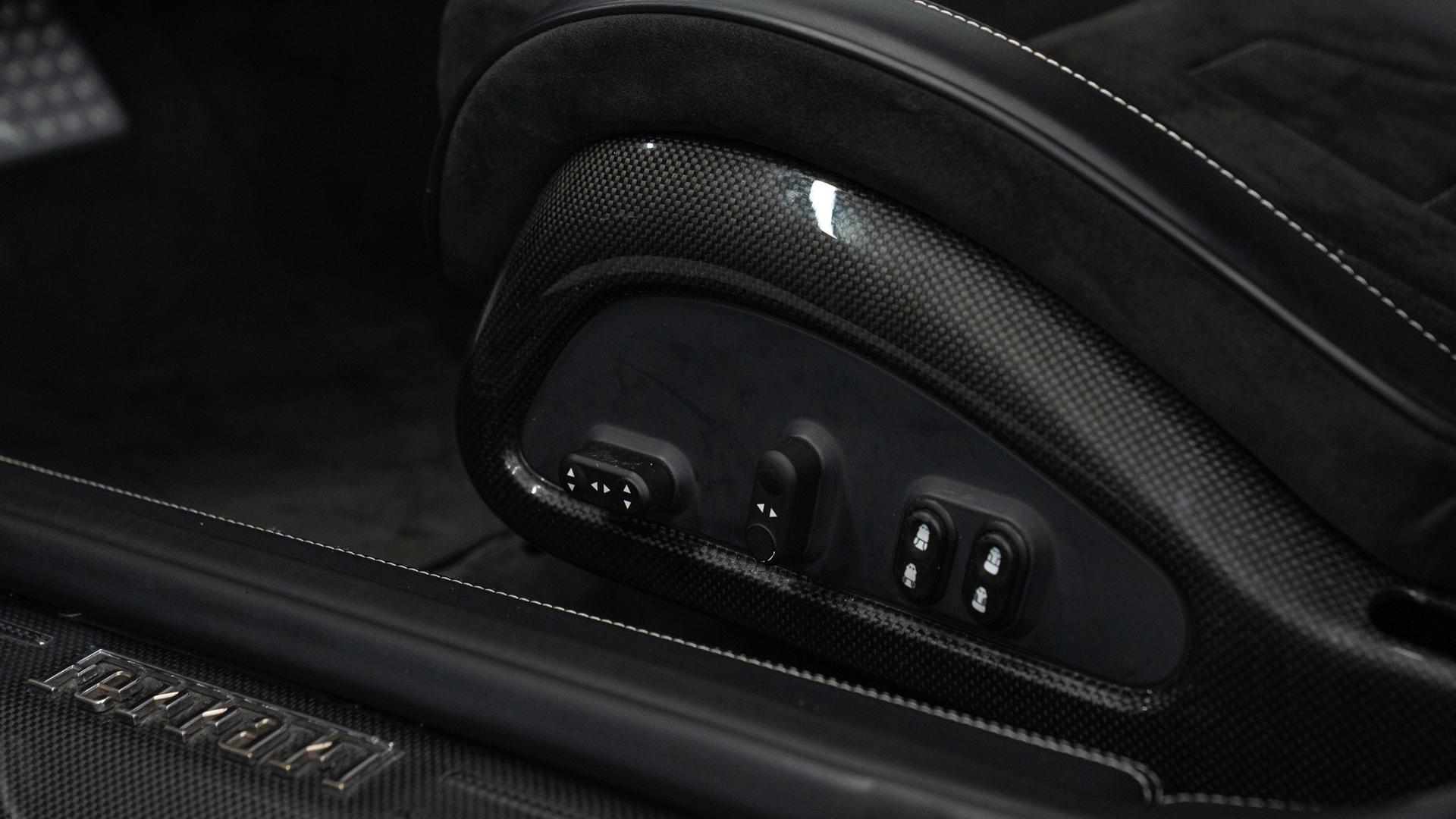 Ferrari 599 GTB Fiorano Photo 609e3691-923d-4091-a071-94499a6292f9.jpg