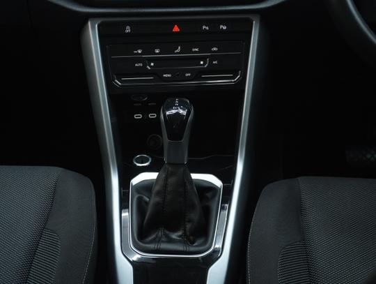 Volkswagen T-Roc Photo 60a11eb9-2cf4-466d-83b5-d20adbc34aa9.jpg