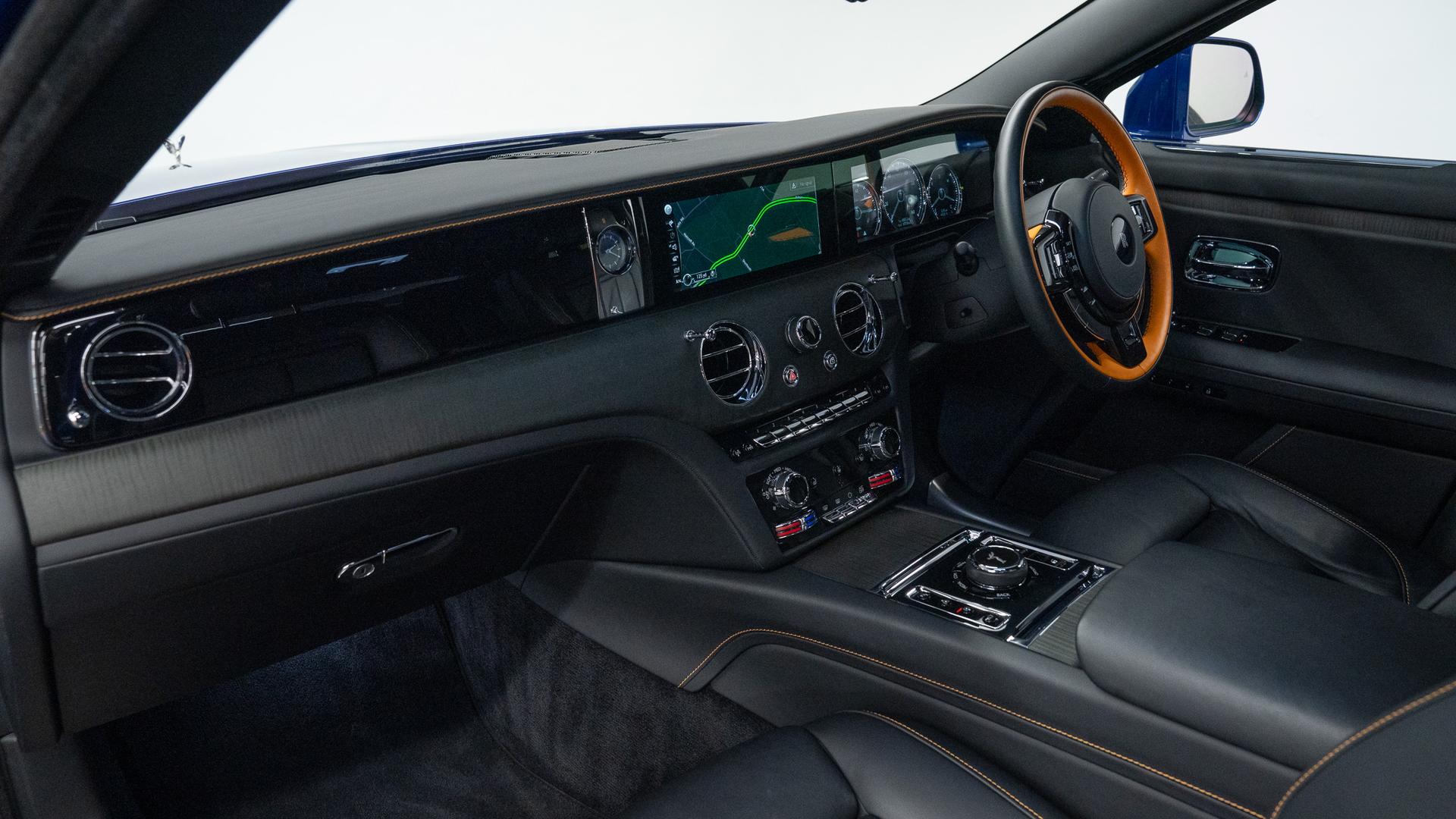 Rolls-Royce Ghost Photo 60a2a8ab-1f4f-41f6-9161-b6379dbb43c5.jpg