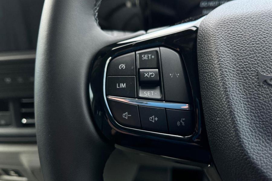 Ford TRANSIT CUSTOM Photo 60a7c29d-1796-4b8d-855a-a0c5f4f20ffd.jpg