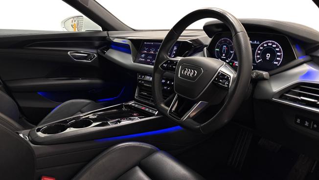 AUDI e-tron GT Photo 7