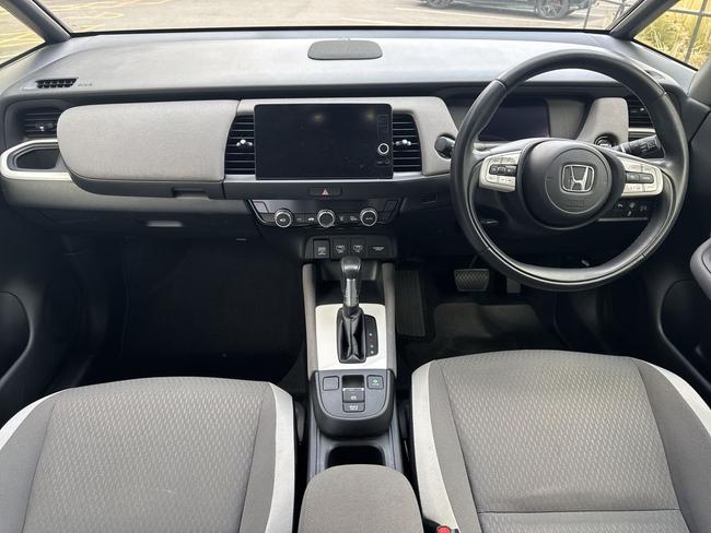 Honda Jazz Photo 60af4eae-1d10-4d03-aef1-612776b47b71.jpg