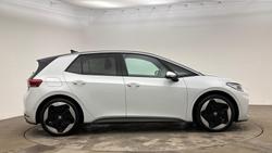 VOLKSWAGEN ID.3 Photo 4