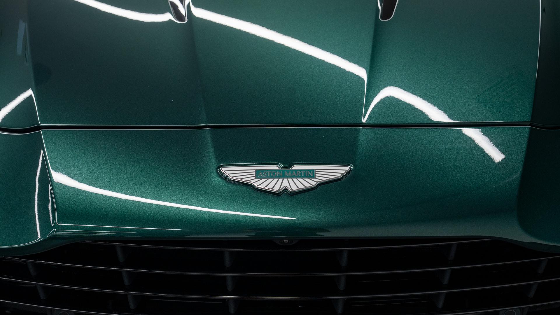 Aston Martin Vanquish Photo 60c715d6-7392-4133-b384-9b3396029388.jpg