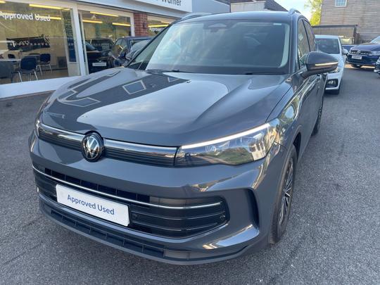 Volkswagen Tiguan Photo 60d61809-1b84-45cf-b3bf-a9623f8df5bb.jpg