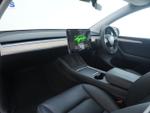 TESLA Model Y Photo 8