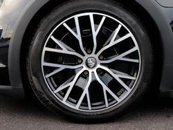 PORSCHE Taycan Photo 4