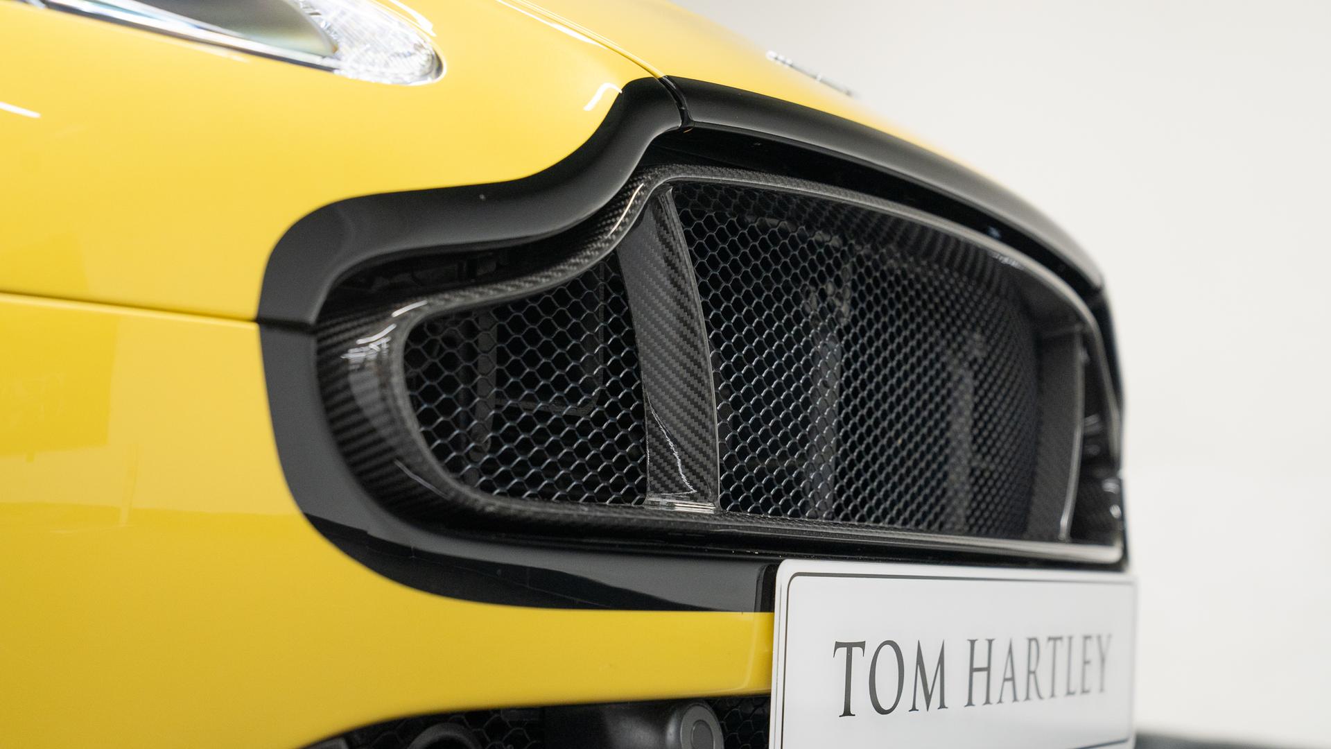 Aston Martin Vantage Photo 60ef4c8c-c8bf-48c0-8da8-e39af61e7be6.jpg