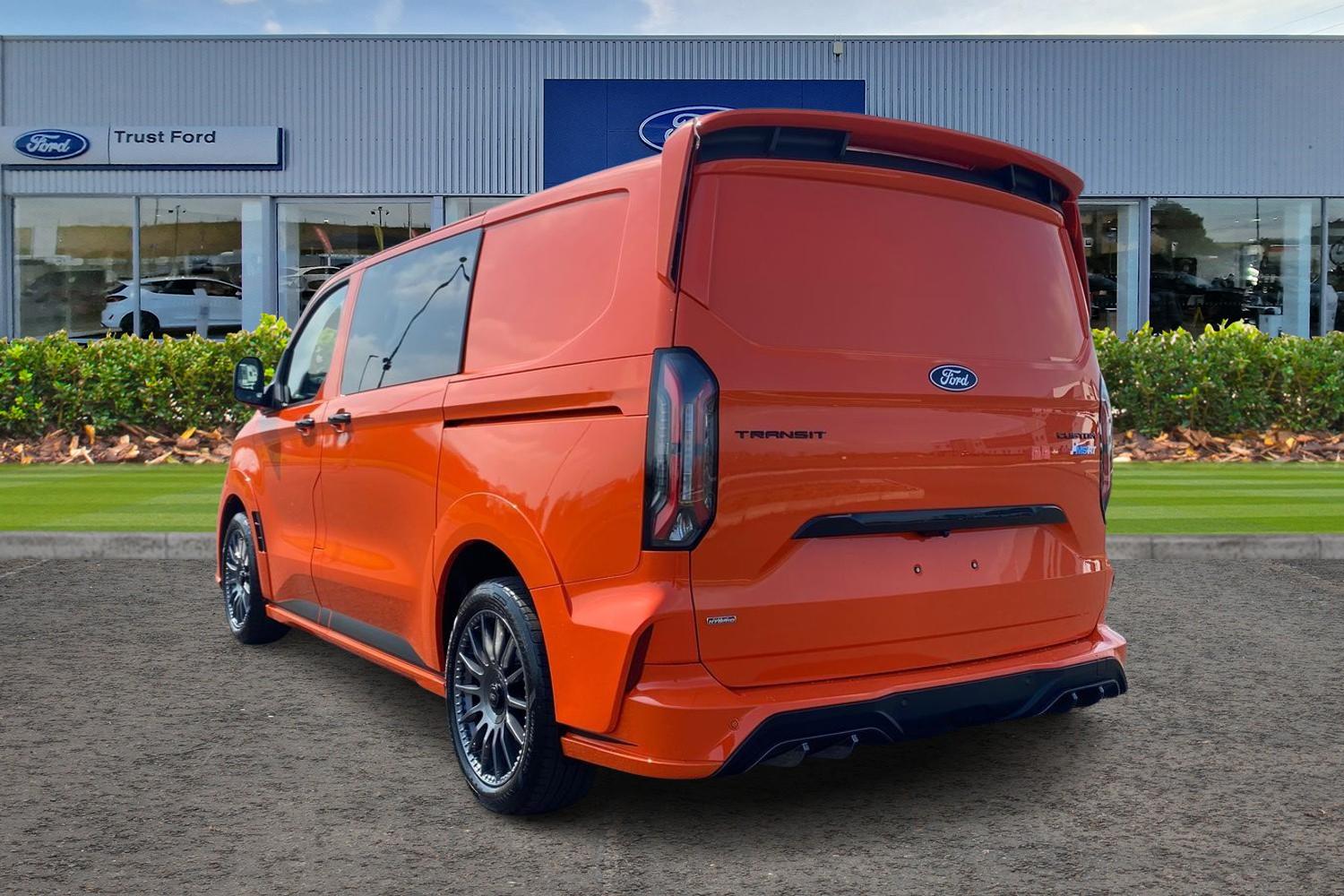 Ford TRANSIT CUSTOM Photo 1