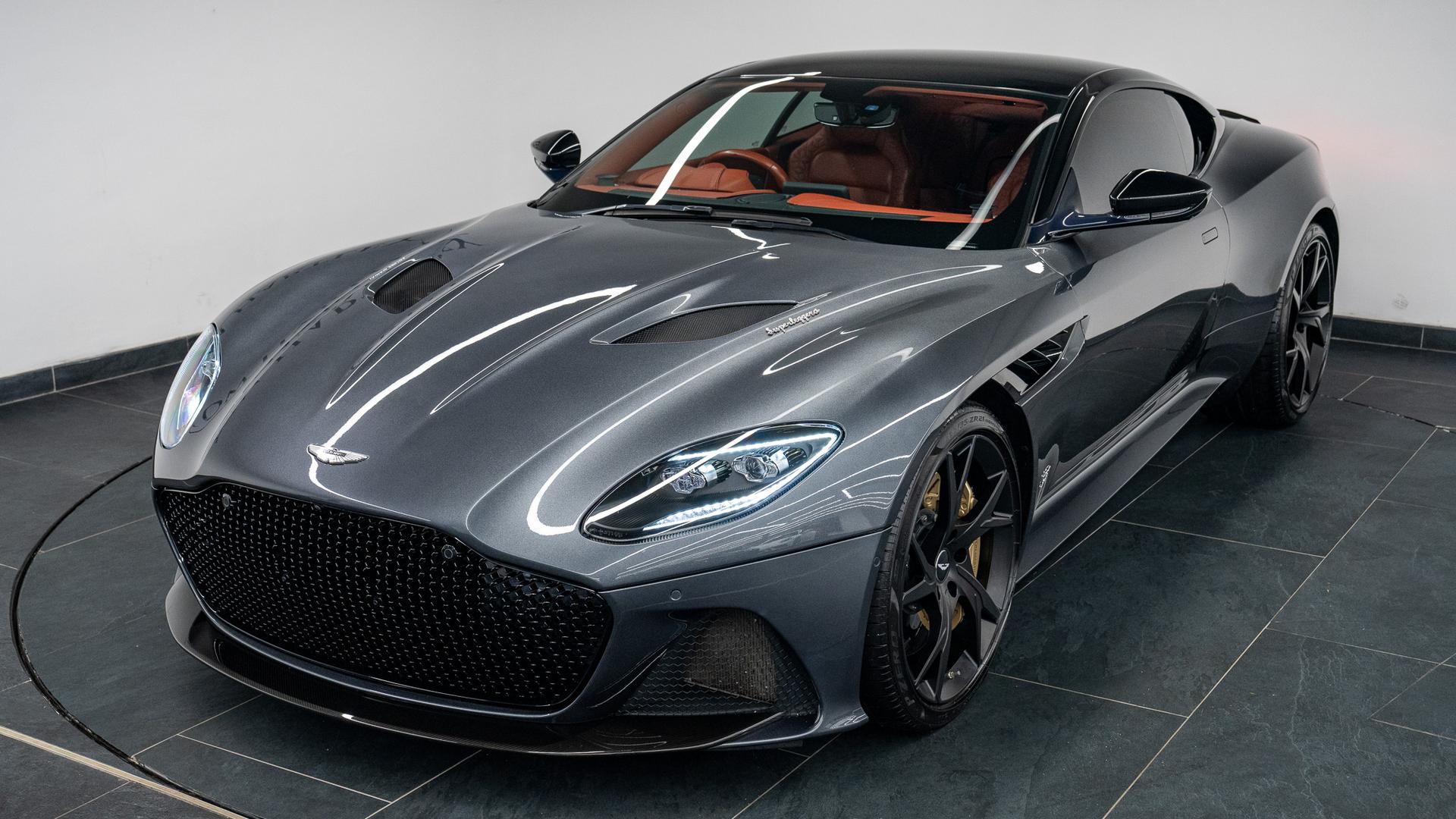Aston Martin DBS Photo 60fce896-76ec-48d8-ac90-ea7c25871b5b.jpg