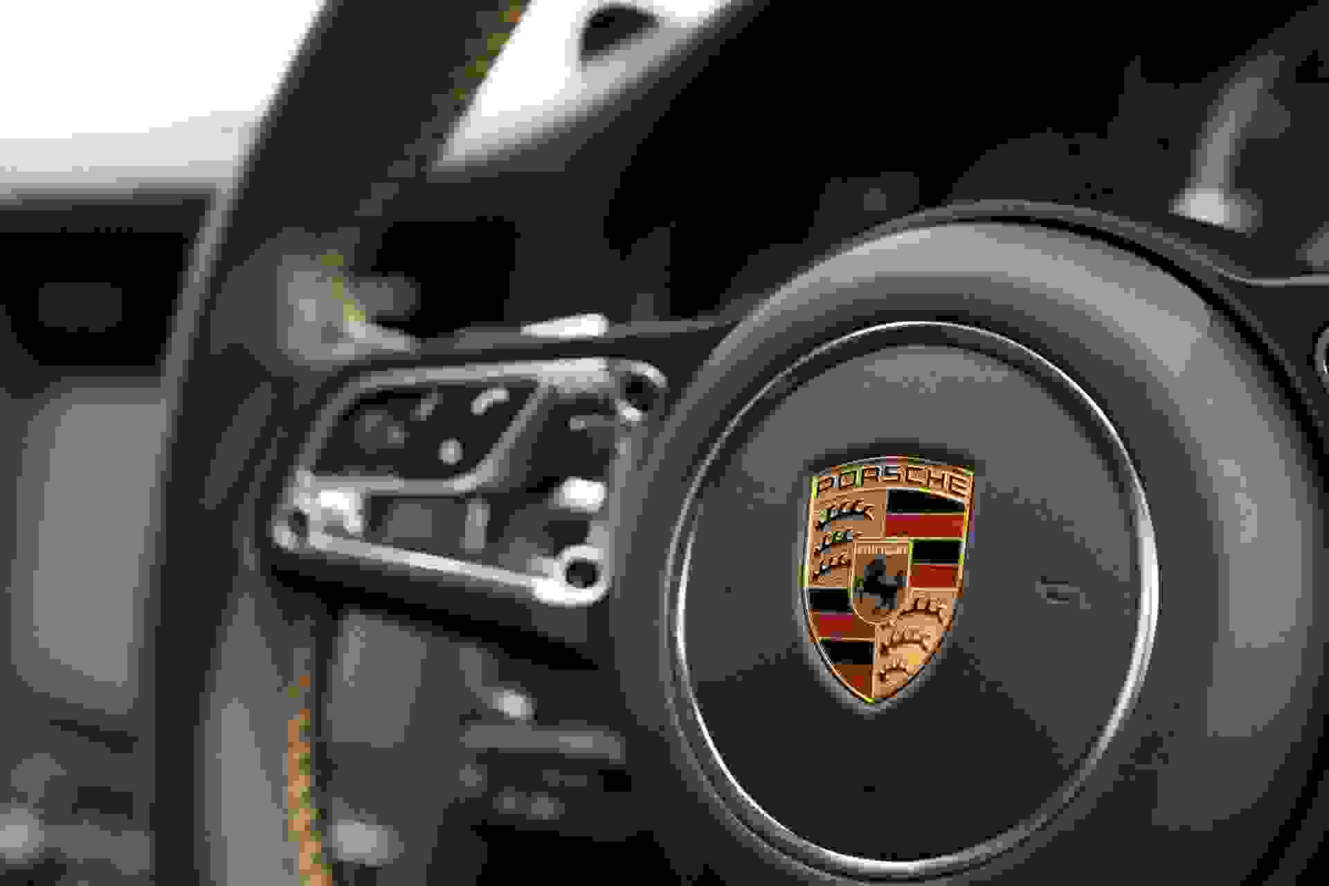 Porsche 911 Photo 610cfaab-b2a3-44d2-91df-2f810a2c7e37.jpg