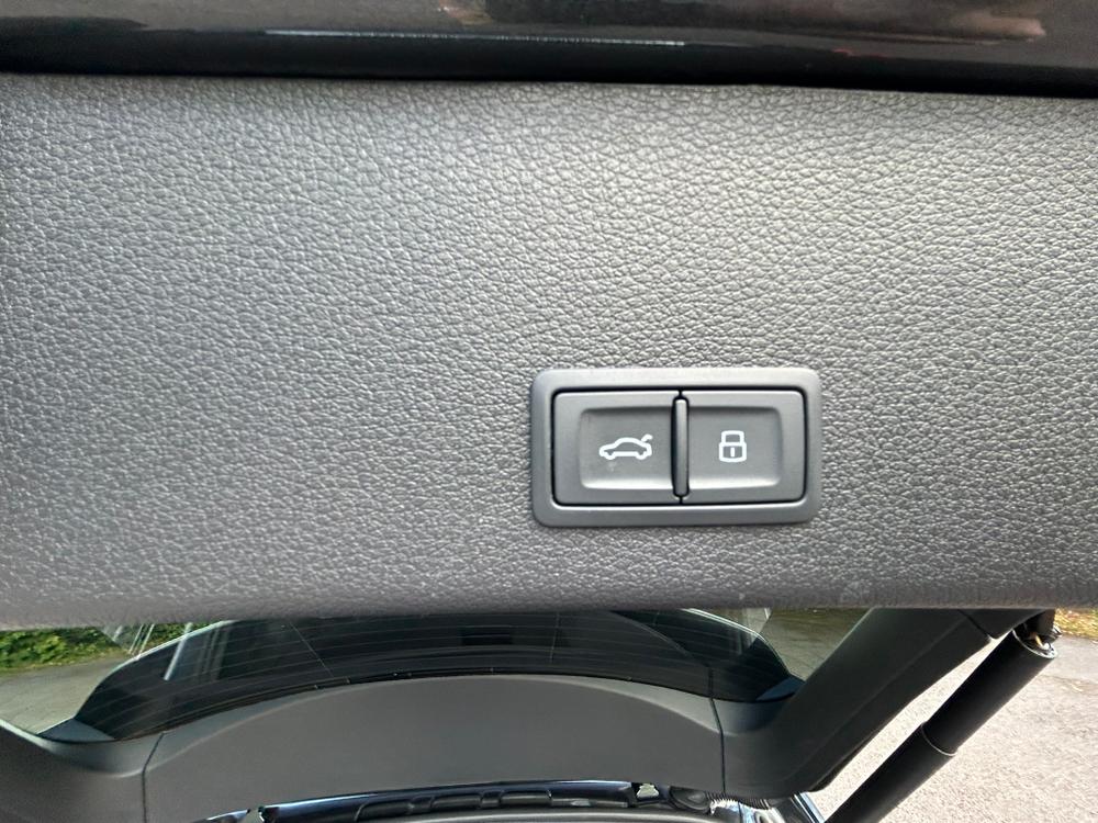 Used Audi e-tron HG72KVC 26