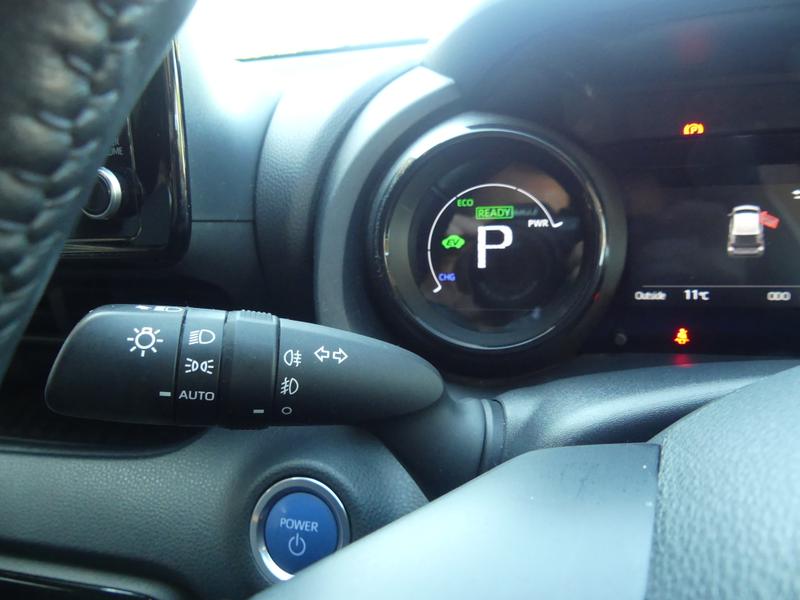 Toyota Yaris Photo 6117e9fb-09ae-4185-8b8a-edec54f682c9.jpg
