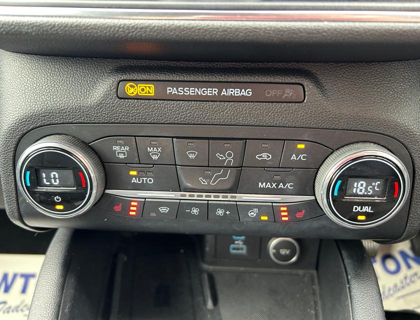 Ford Kuga Photo 6126c33c-f9b1-44f2-baef-e559721109fc.jpg