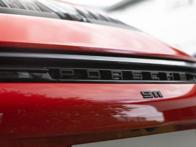 PORSCHE 911 Photo 40