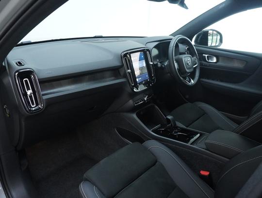 Volvo XC40 Photo 614034b2-aaca-44d0-a67f-f30af2d627bd.jpg