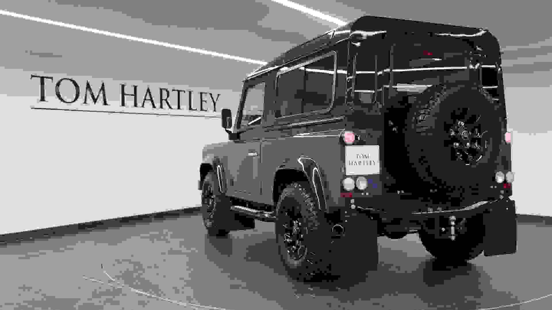 Land Rover DEFENDER 90 Photo 61534065-7f8a-402a-ad87-575b72b78d4f.jpg