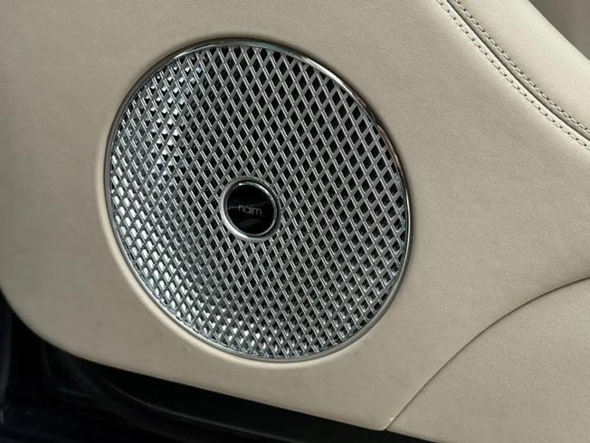 BENTLEY Bentayga Photo 21