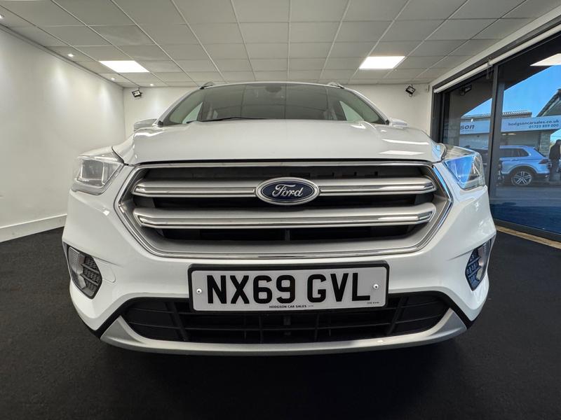Ford Kuga Photo 6192c2f8-a6fe-437f-b685-22adb047b4f1.jpg