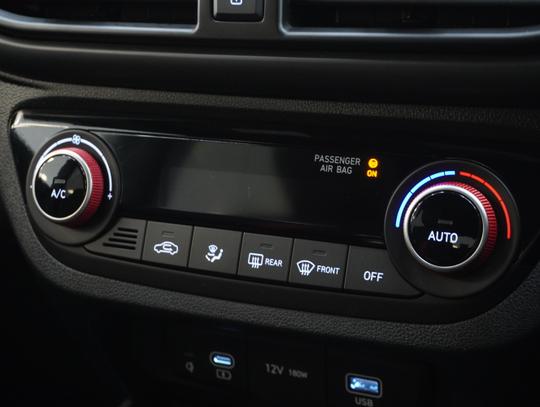 Hyundai i10 Photo 61a5935b-46f4-476c-aefe-8a910f5d199a.jpg