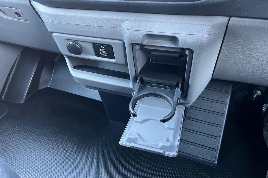 Ford E-TRANSIT CUSTOM Photo 61b2f4ea-35f9-44a1-8c7f-353ff90cf36e.jpg