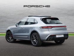 PORSCHE Macan Photo 2