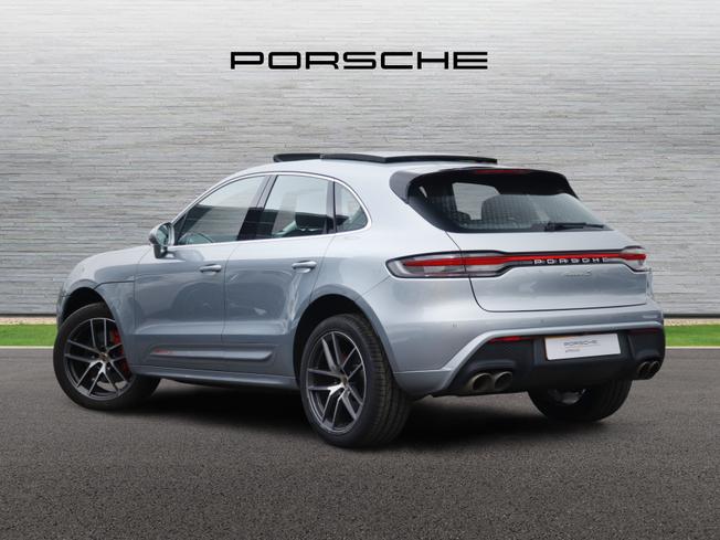 PORSCHE Macan Photo 2