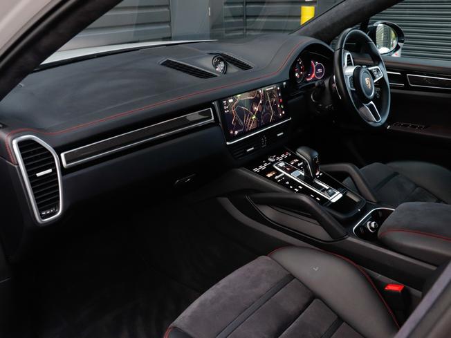 PORSCHE Cayenne Photo 3