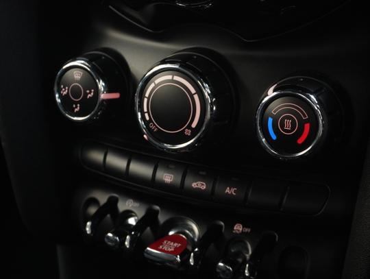 MINI Convertible Photo 61bb58b5-8ac7-4073-bd0f-fef19ddabc1d.jpg